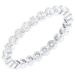 18 Karat White Gold 0.75 Carat Diamond Infinity Band Ring