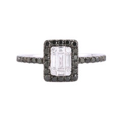 18 Karat White Gold 0.80 Carat White and Black Diamond Ring