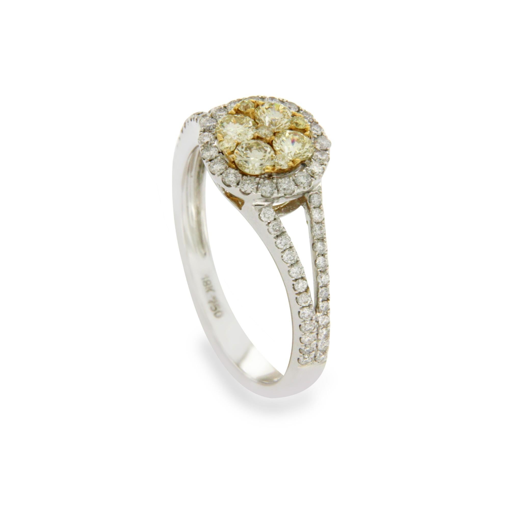 18 Karat White Gold 0.82 Carat Yellow and White Diamonds Engagement Ring In Excellent Condition For Sale In Los Angeles, CA