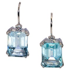 18 Karat White Gold 10.0 Carat Blue Rectangular Aquamarine and Diamond Earrings