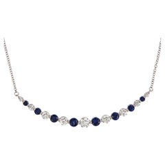 Collar Barra Curva Oro Blanco 18 Kilates 1.00 Cttw Diamante & 1.22 Cttw Zafiro