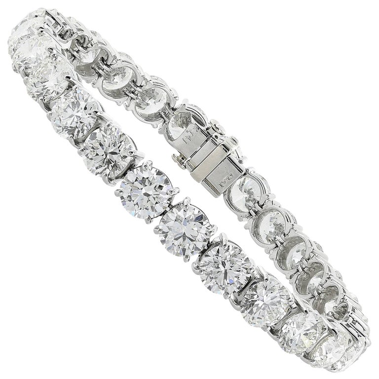 18 Karat White Gold 10.00 Carat Diamond Tennis Bracelet For Sale at 1stdibs