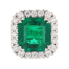 18 Karat White Gold 10.08 Carat Colombian Emerald 3.79 Carat Diamond Ring