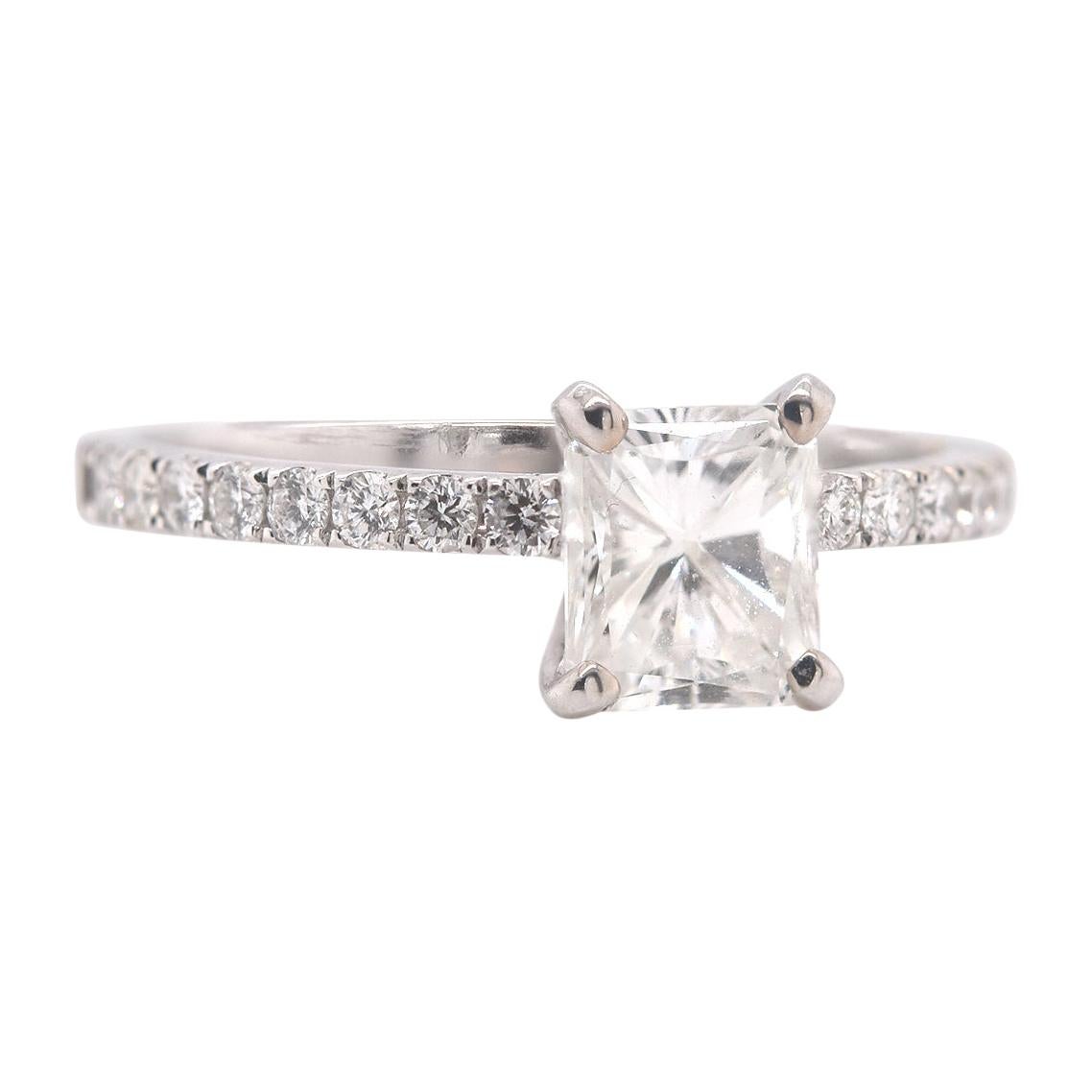 18 Karat White Gold 1.01 Carat Radiant Diamond Engagement Ring
