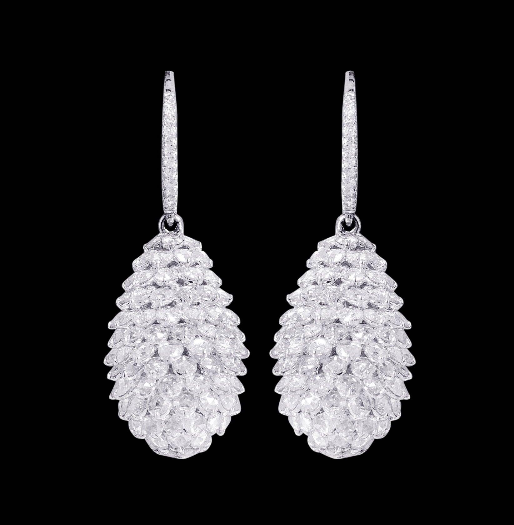 18 Karat White Gold 10.72 Carat Diamond Rose-Cut Pineapple Drop Cocktail Earrings

This is a transformative and an articulate visionary diamond drop earring. The earring is a sensational tropical pineapple fruit-inspired concept. The pineapple crown