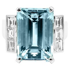 18 Karat Weißgold 11,01 Karat Aquamarin Smaragd-Schliff Statement Cocktail Ring