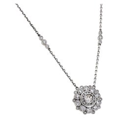 18 Karat White Gold 1.14 Carat Diamonds Flower Necklace