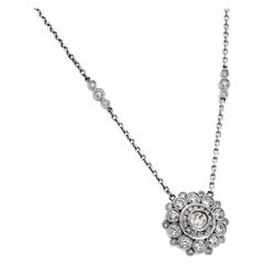 18 Karat White Gold 1.14 Carat Diamonds Flower Necklace