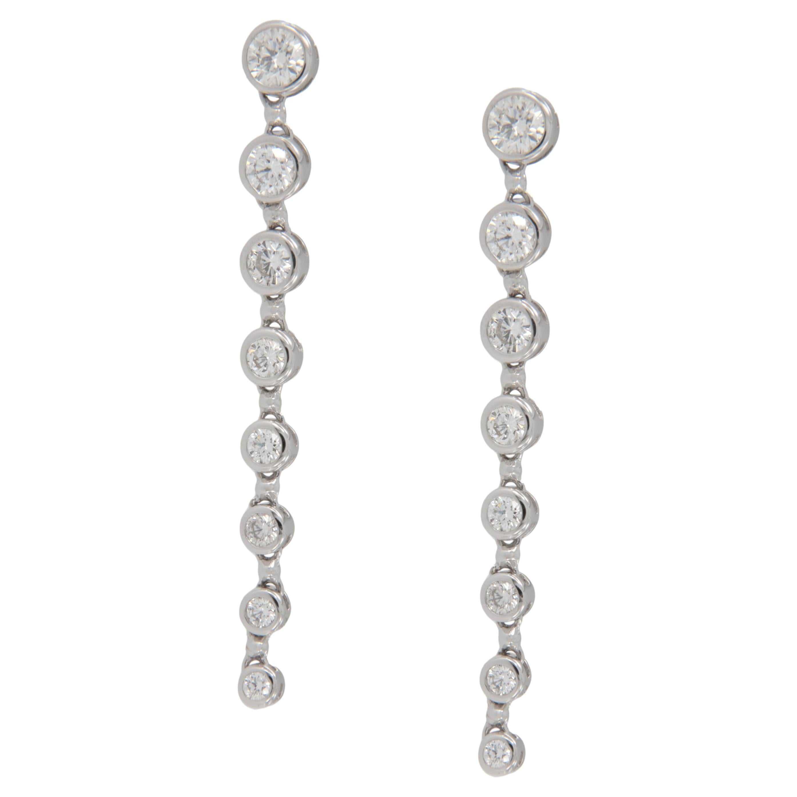 18 Karat White Gold 1.24 Carat Decrescendo Diamond Dangle Earrings For Sale