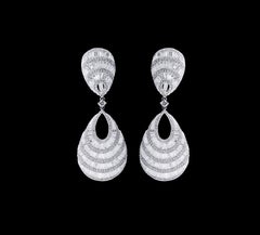 18 Karat White Gold 12.74 Carat Diamond Drop Cocktail Statement Earrings
