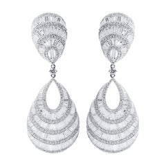 18 Karat White Gold 12.74 Carat Diamond Drop Cocktail Statement Earrings