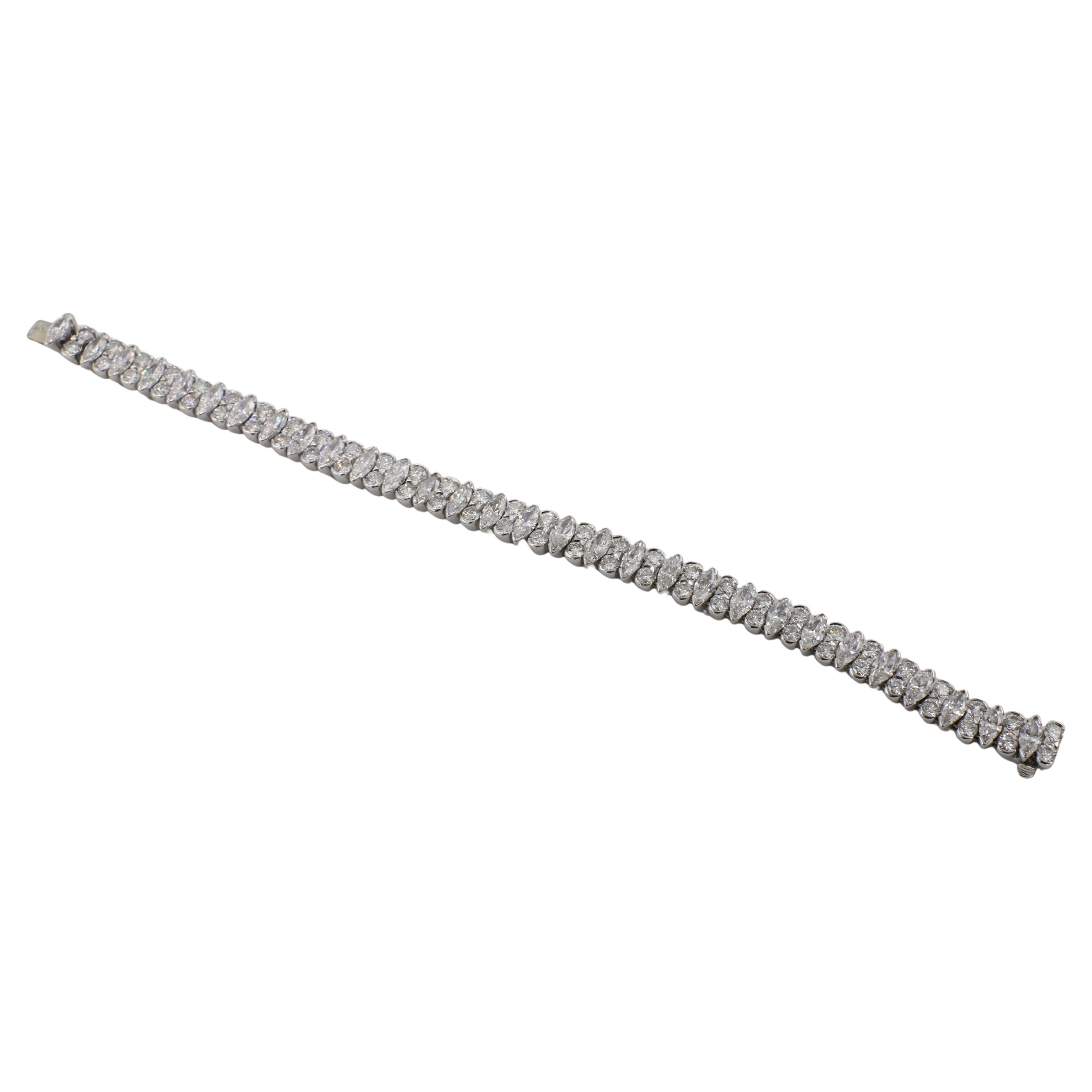 Moderno Bracciale a due file in oro bianco 18 carati con diamanti naturali da 13,00 carati in vendita