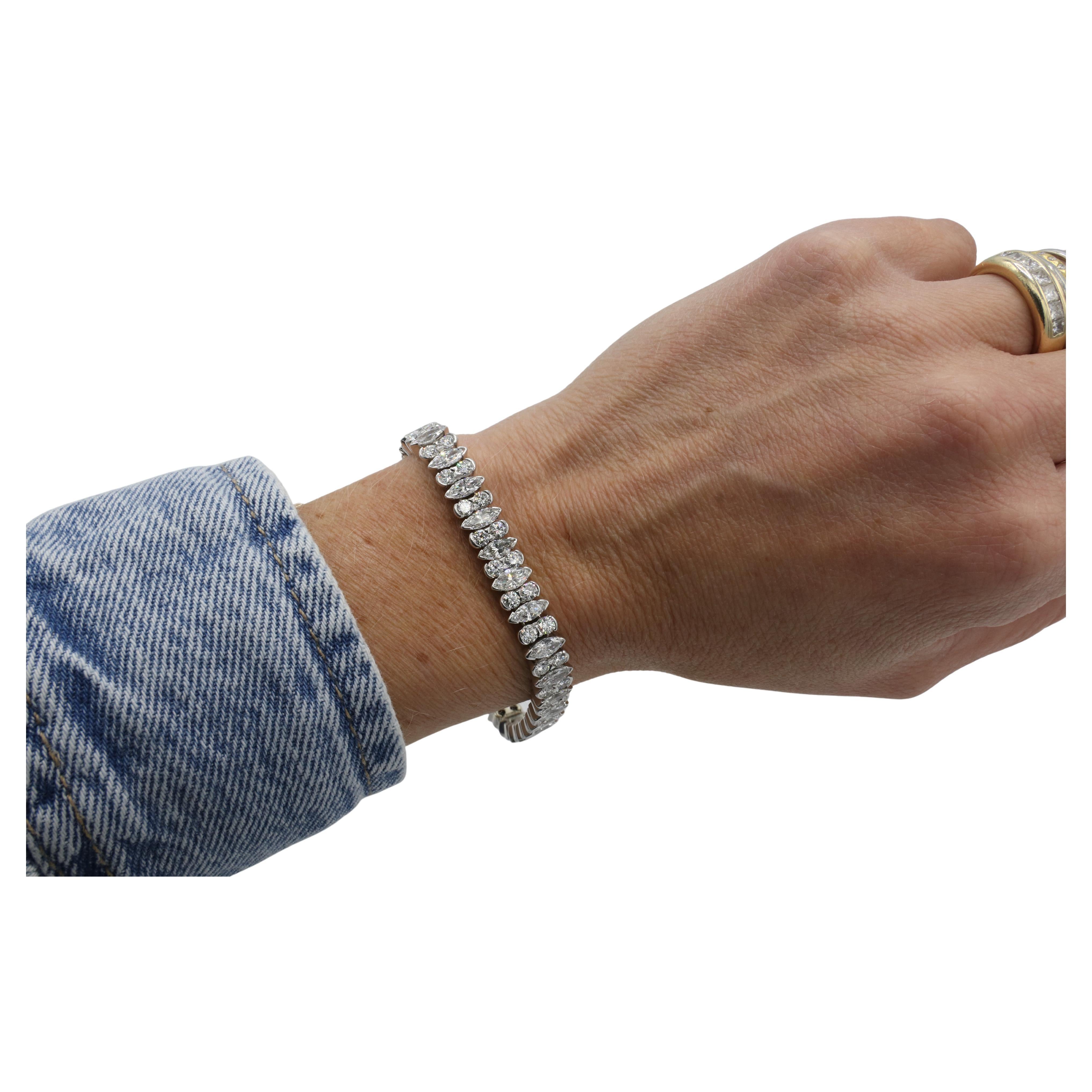 Bracciale a due file in oro bianco 18 carati con diamanti naturali da 13,00 carati In condizioni ottime in vendita a  Baltimore, MD