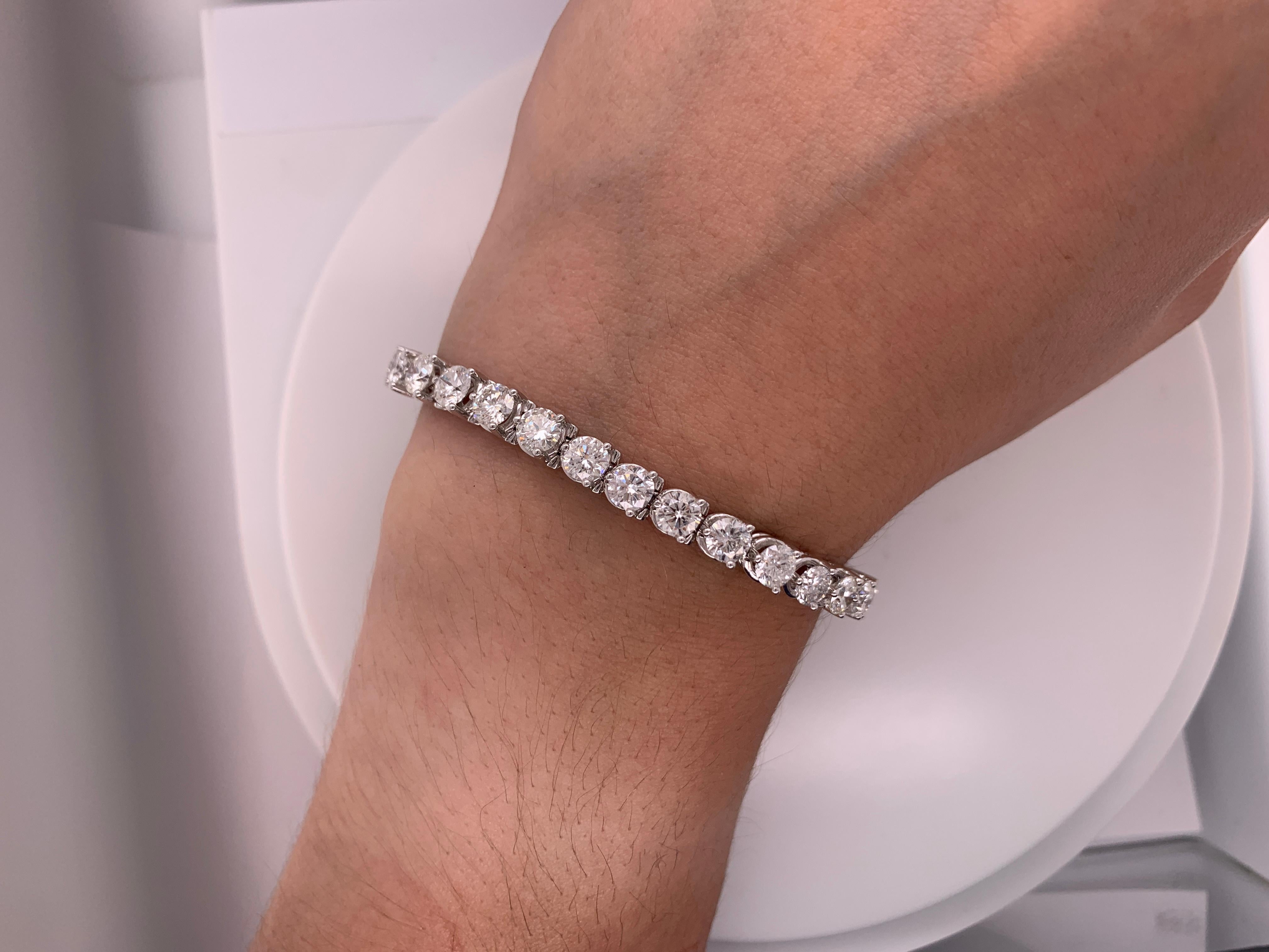 Diana M. 13.20 Carat Three-Prong Diamond Tennis Bracelet In New Condition For Sale In New York, NY