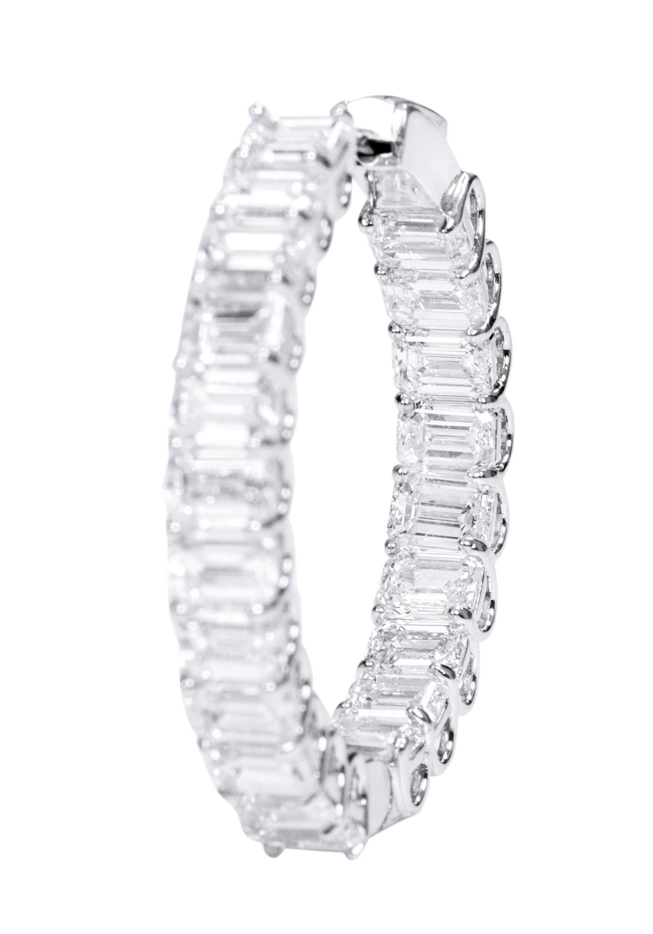 18 Karat White Gold 13.29 Carat Diamond Emerald-Cut Solitaires Hoop Earrings For Sale 2