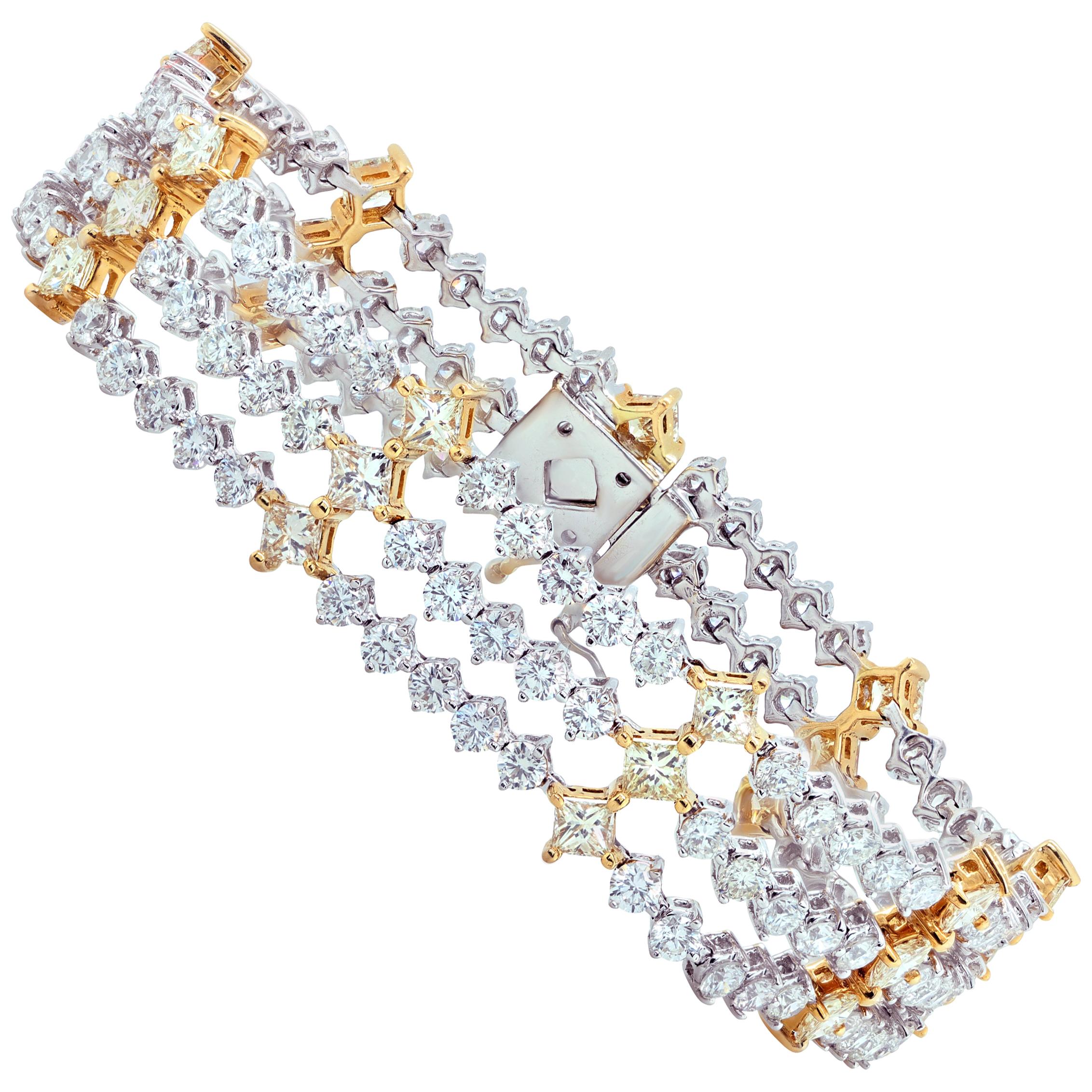 18 Karat White Gold 13.50 Carat Diamond Bracelet For Sale
