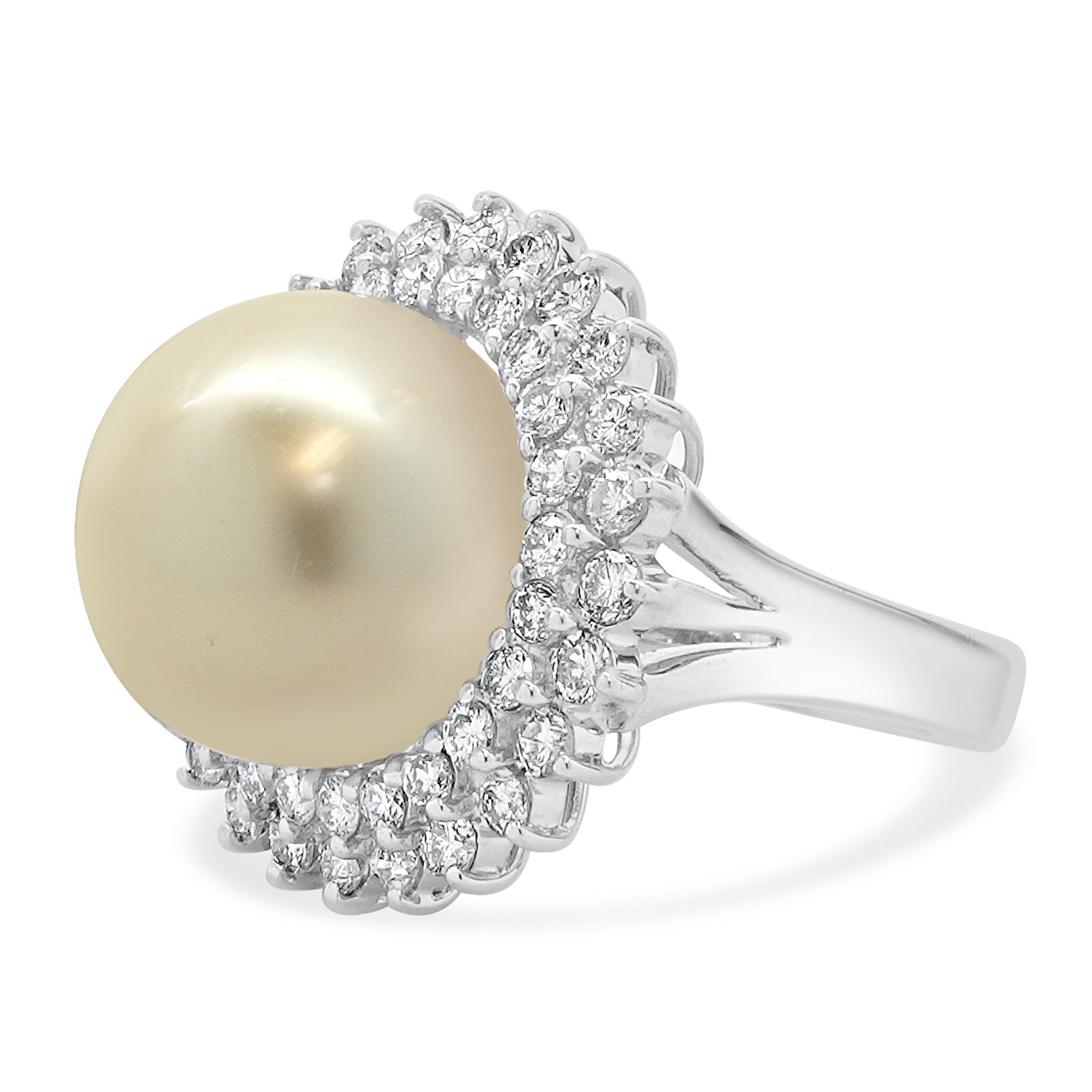 Taille ronde Bague ballerine des mers du Sud 13 mm en or blanc 18 carats et diamants en vente
