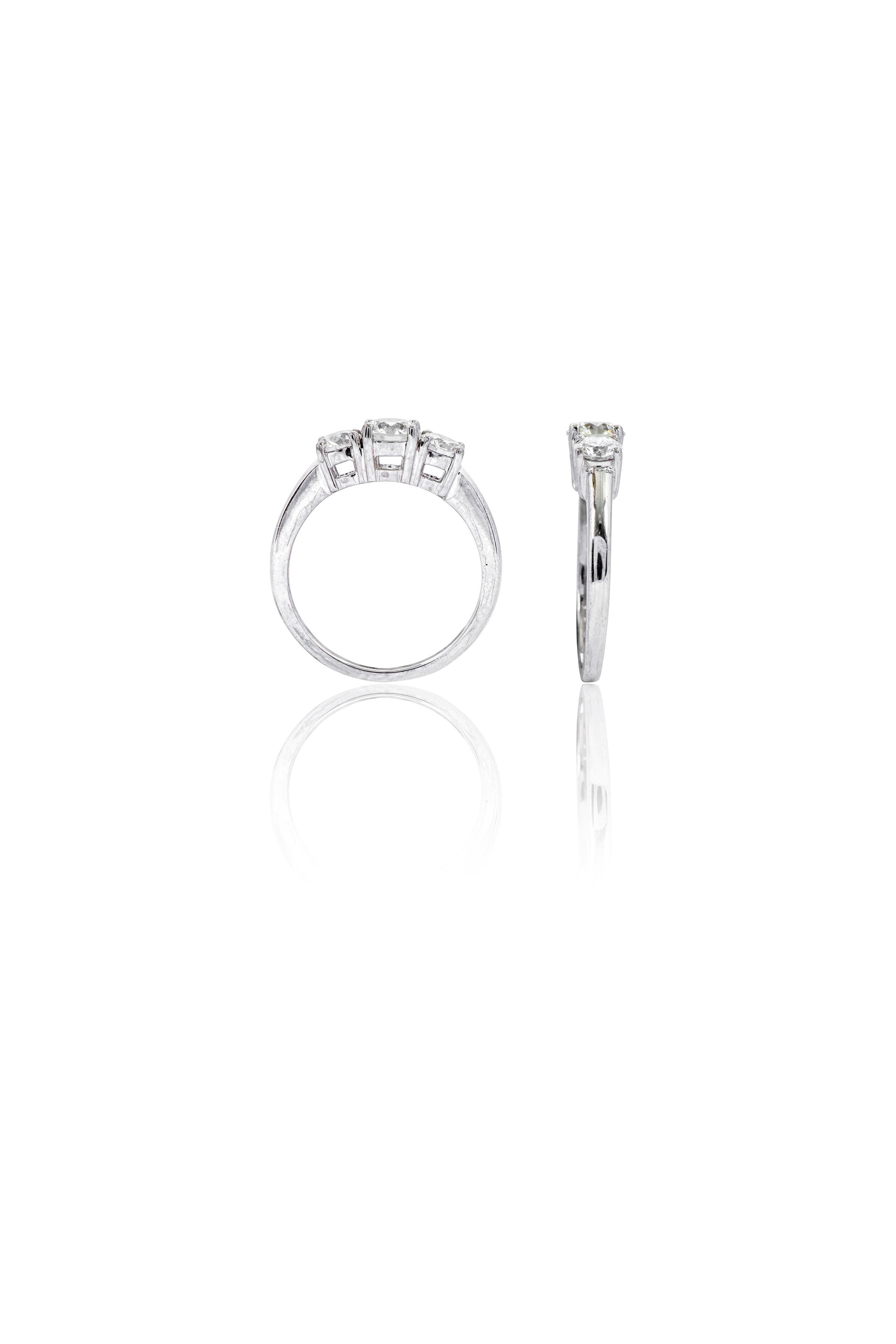 18 Karat White Gold 1.40 Carat Diamond Engagement Three-Stone Solitaire Ring For Sale 5