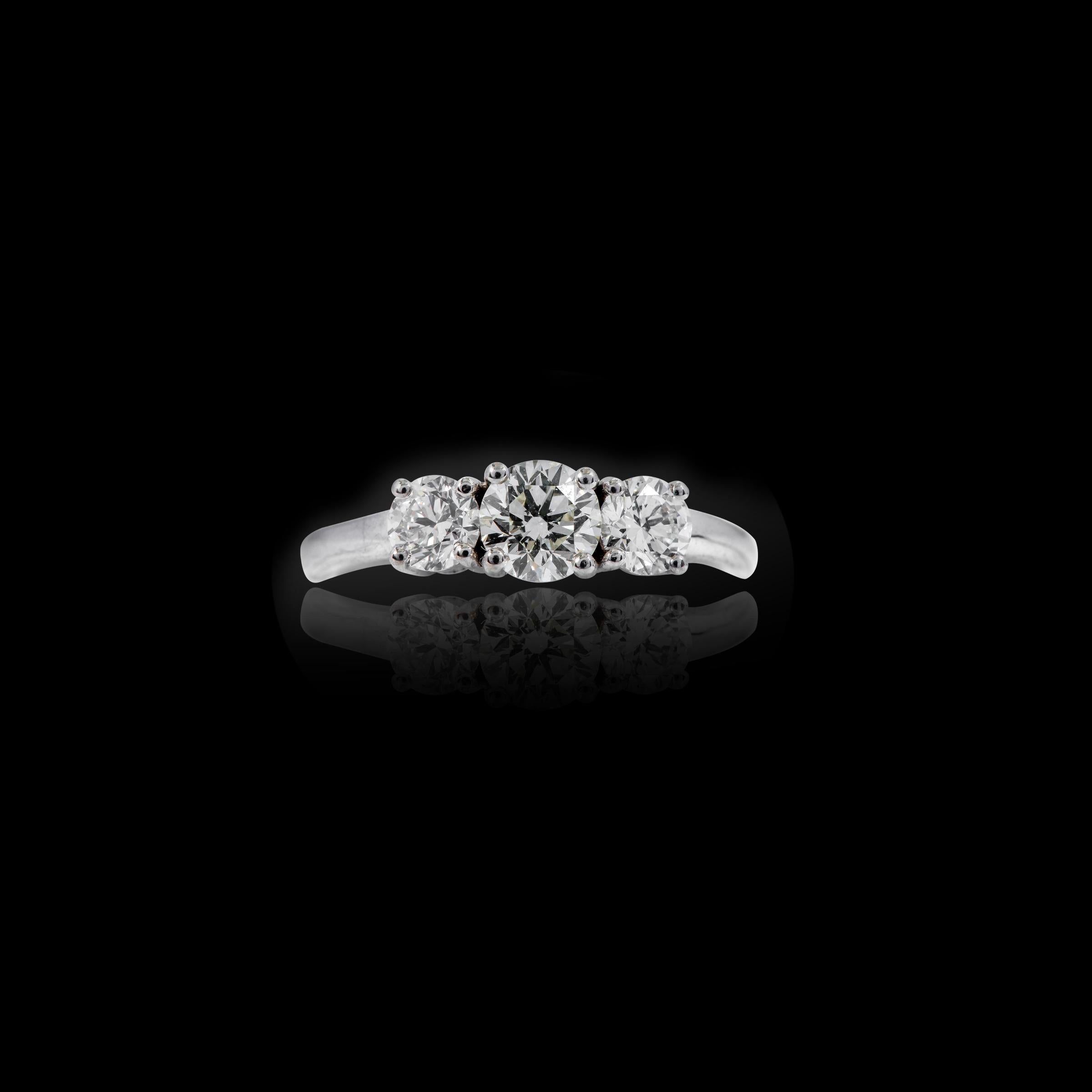 Modern 18 Karat White Gold 1.40 Carat Diamond Engagement Three-Stone Solitaire Ring For Sale