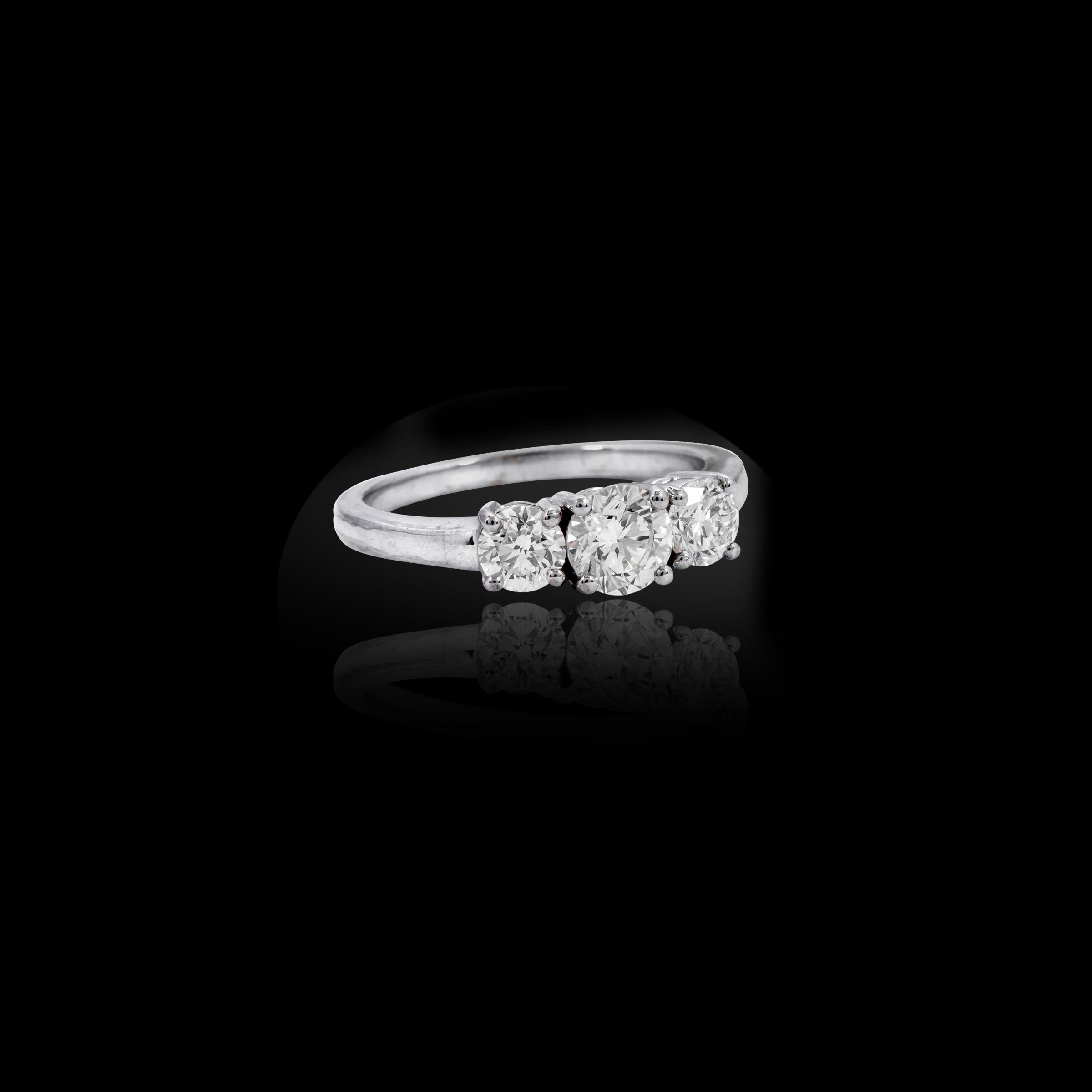 Brilliant Cut 18 Karat White Gold 1.40 Carat Diamond Engagement Three-Stone Solitaire Ring For Sale