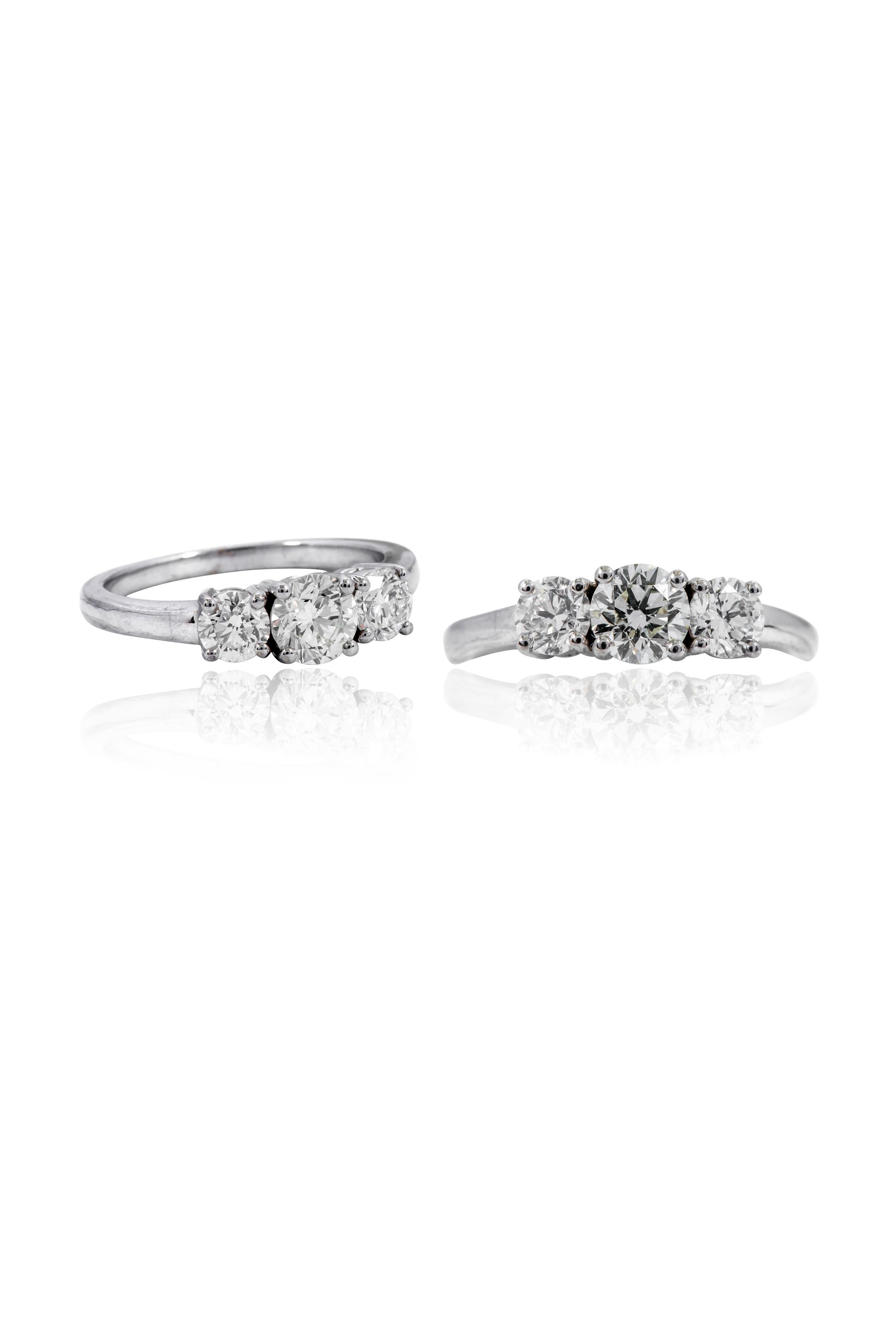 18 Karat White Gold 1.40 Carat Diamond Engagement Three-Stone Solitaire Ring For Sale 3