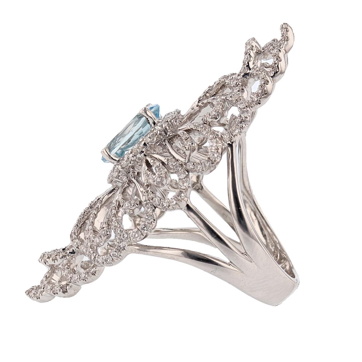 Contemporary 18 Karat White Gold 1.40 Carat Oval Aquamarine Diamond Ring For Sale