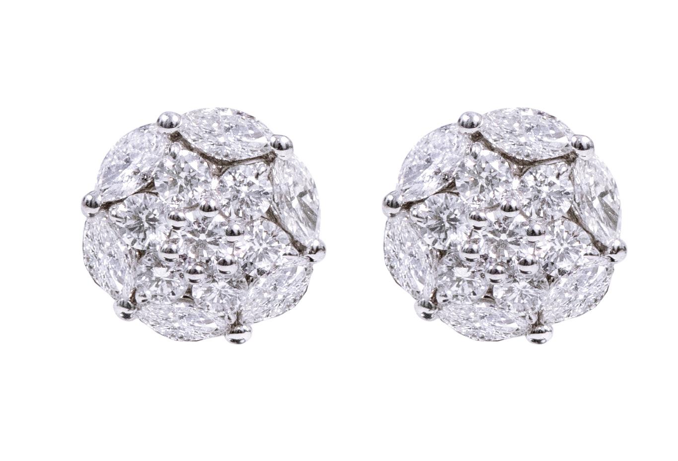18 Karat White Gold 1.46 Carat Diamond Stud Earrings In New Condition For Sale In Jaipur, IN