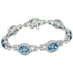 18 Karat White Gold 14.87 Carat Aquamarine and 5.01 Carat Diamond Bracelet