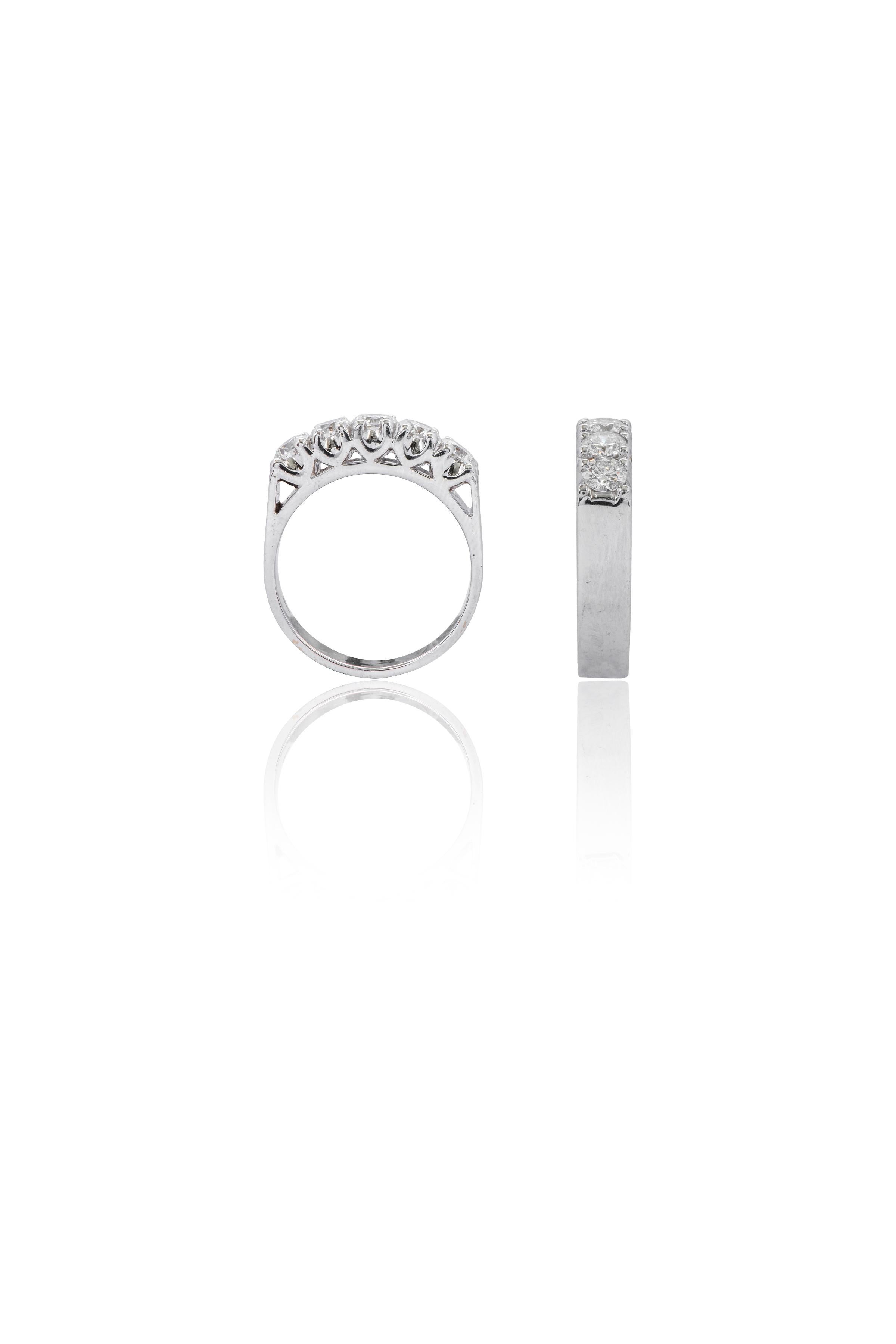 18 Karat White Gold 1.50 Carat Diamond Brilliant-Cut Eternity Band Wedding Ring For Sale 5
