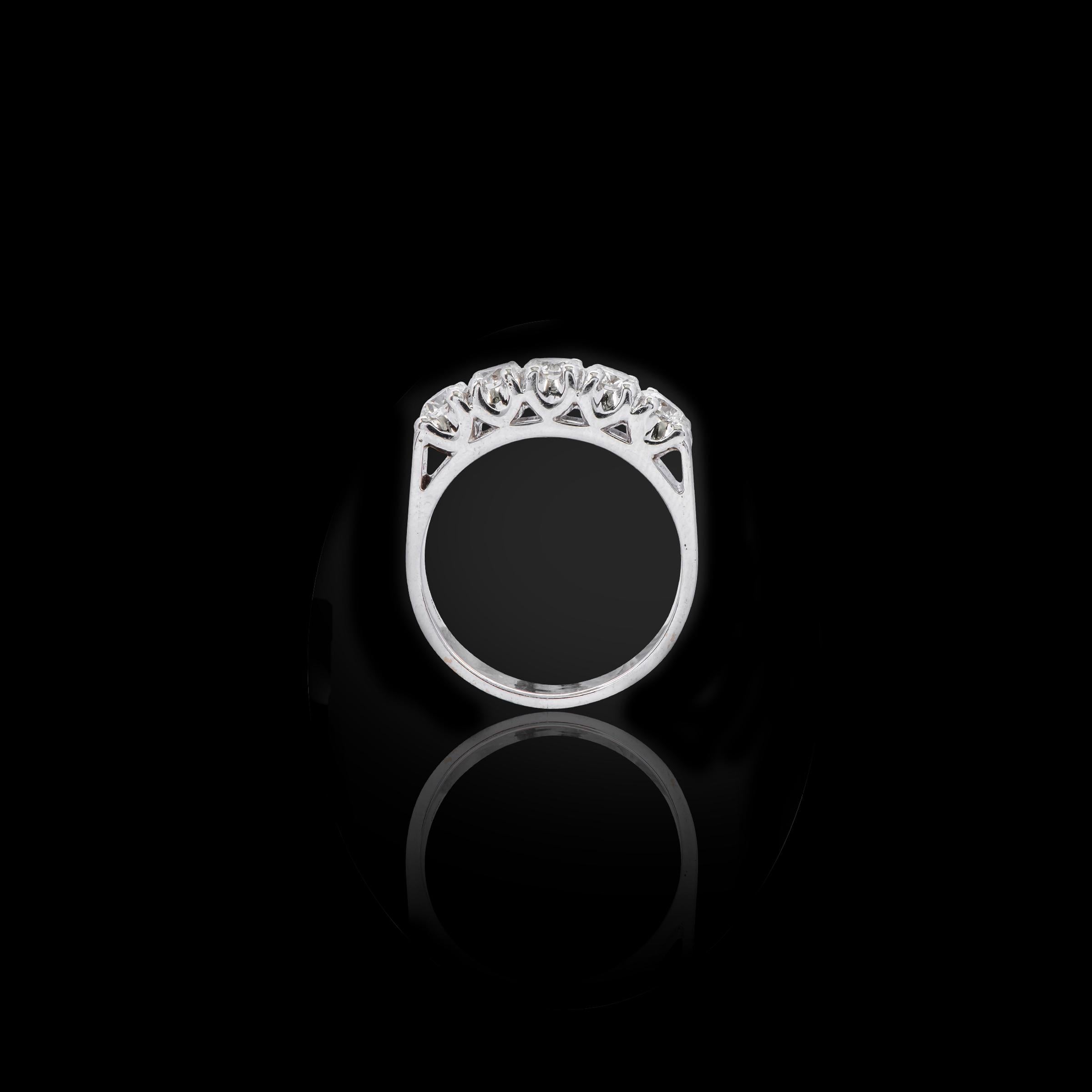 18 Karat White Gold 1.50 Carat Diamond Brilliant-Cut Eternity Band Wedding Ring For Sale 1
