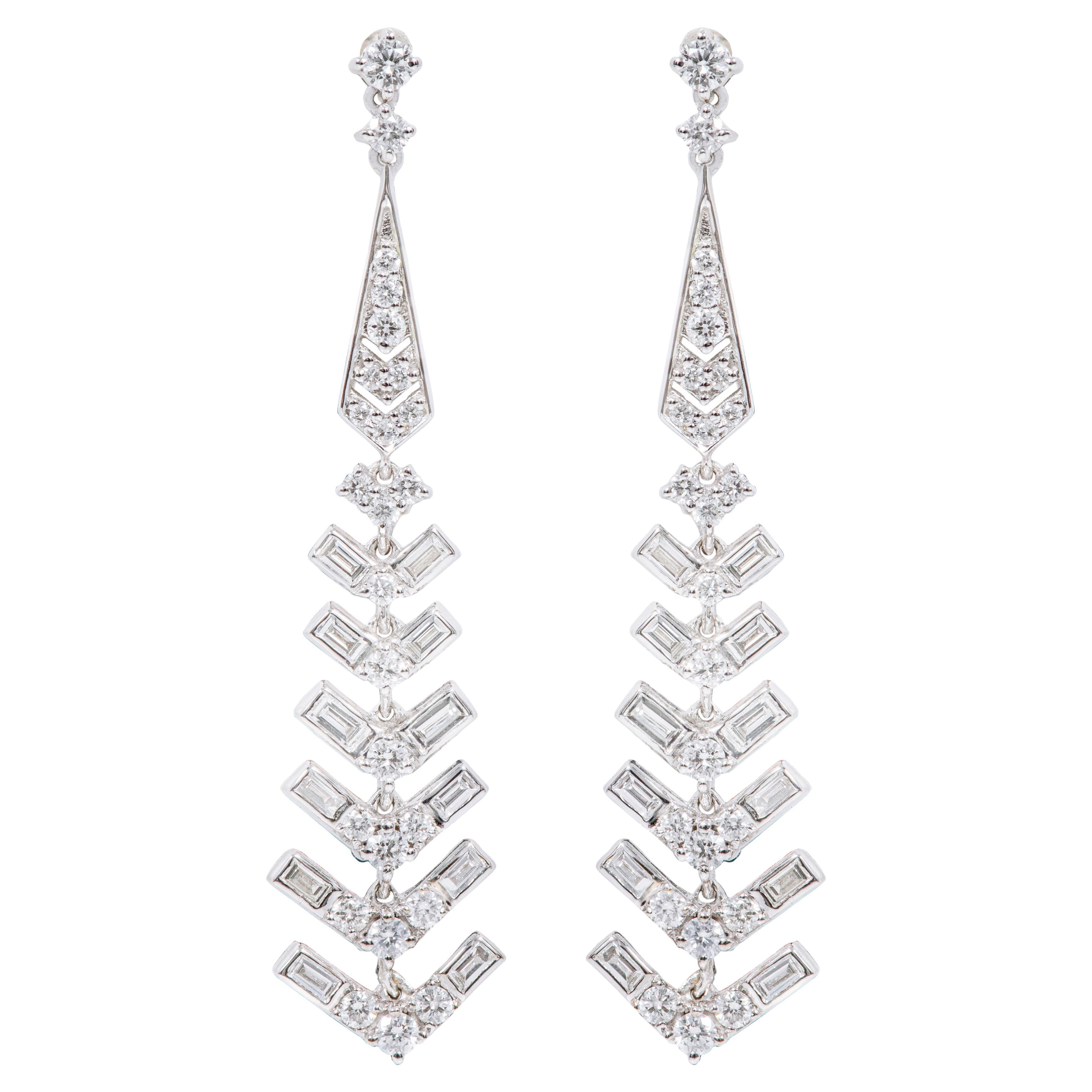 18 Karat White Gold 1.50 Carat Diamond Dangle Earrings For Sale