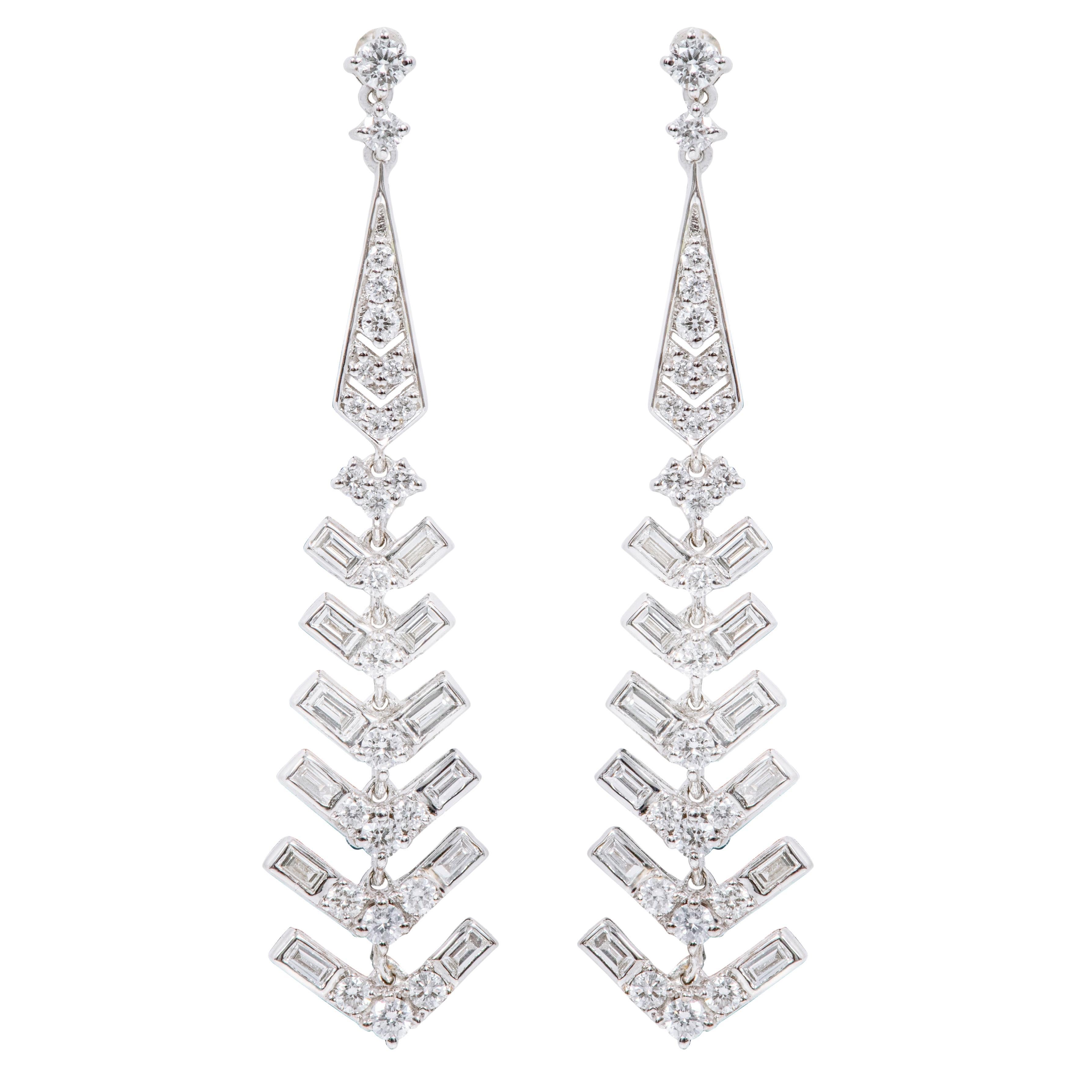 18 Karat White Gold 1.50 Carat Diamond Dangle Earrings
