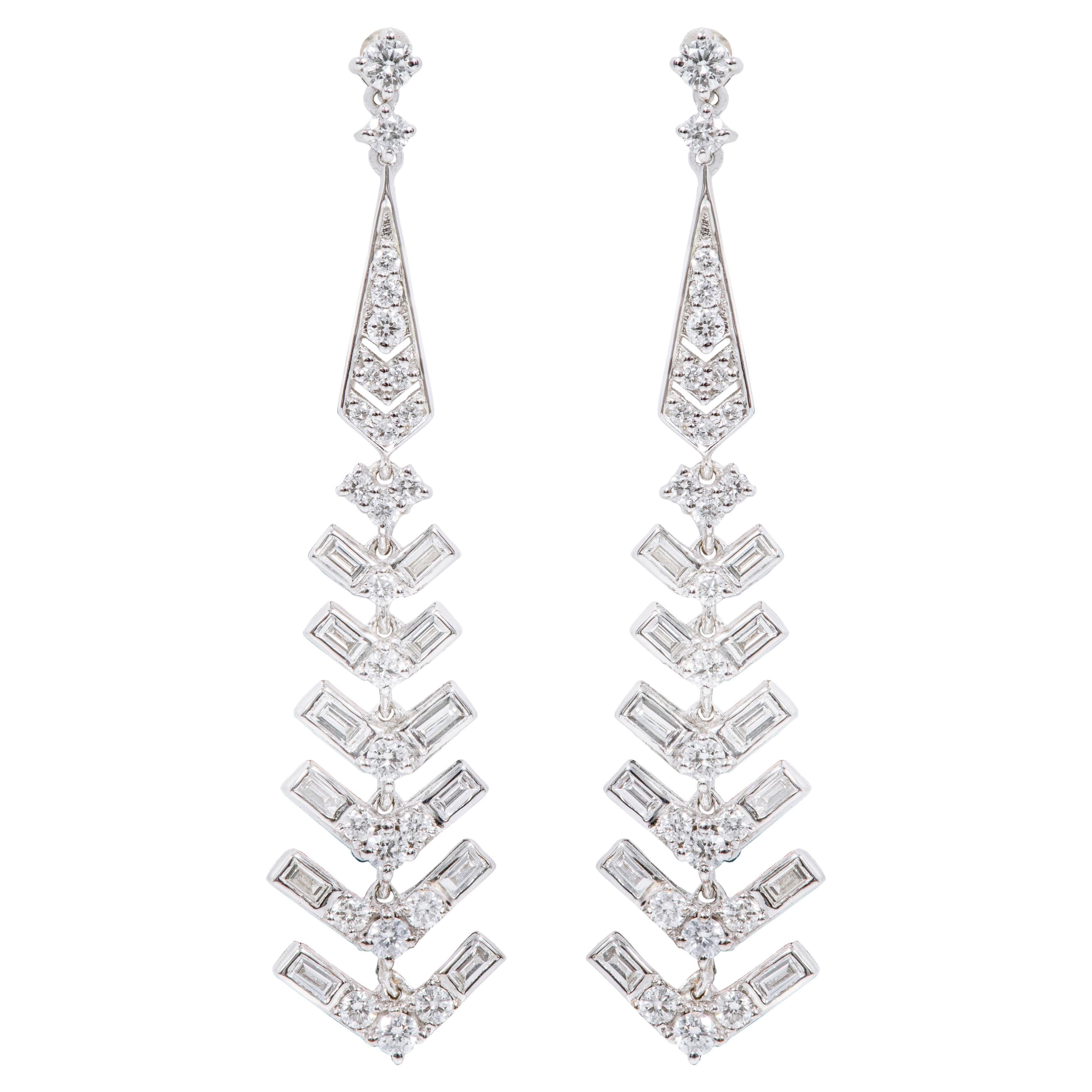 Pendants d'oreilles en or blanc 18 carats avec diamants de 1,50 carat