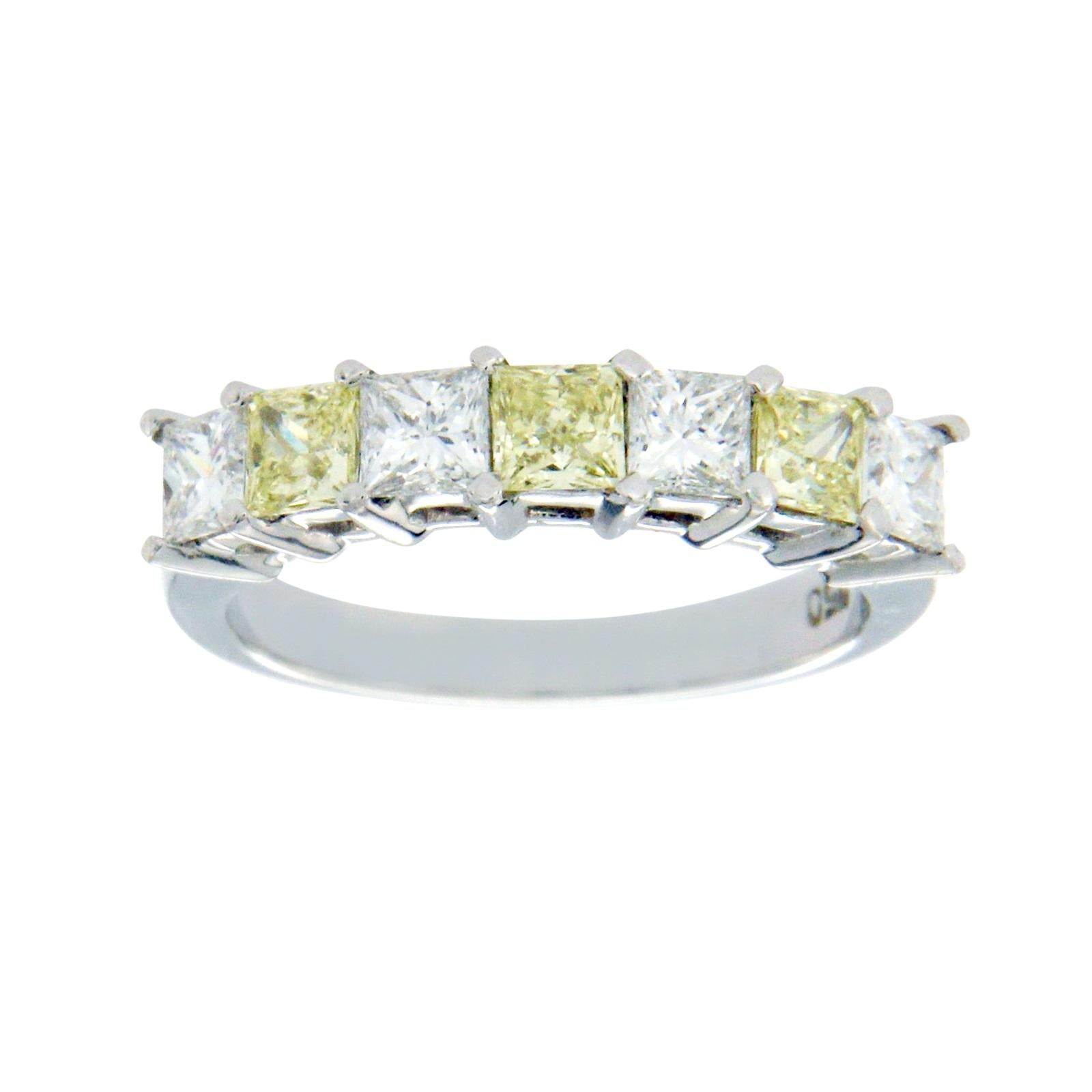 18 Karat White Gold 1.54 Carat Yellow and White Diamonds Wedding Band Ring