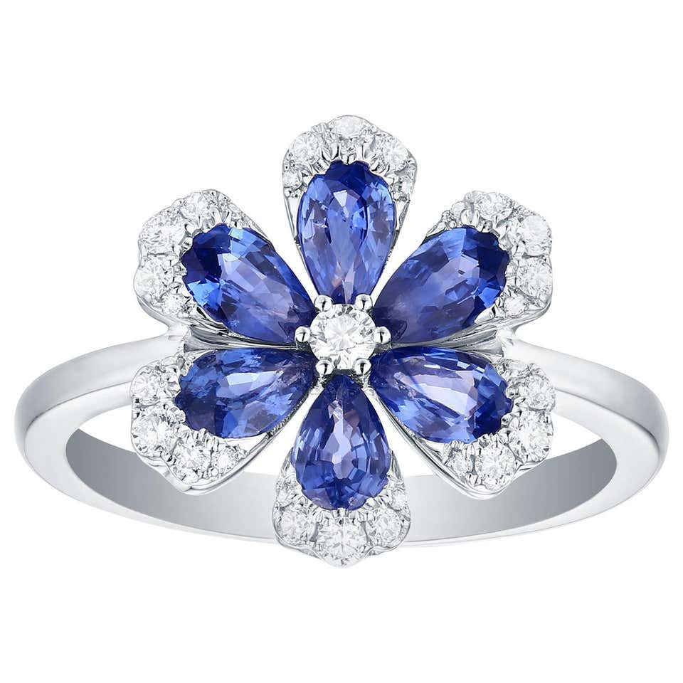18 Karat White Gold 1.57 Carat Blue Sapphire Diamond Pave Flower Design ...