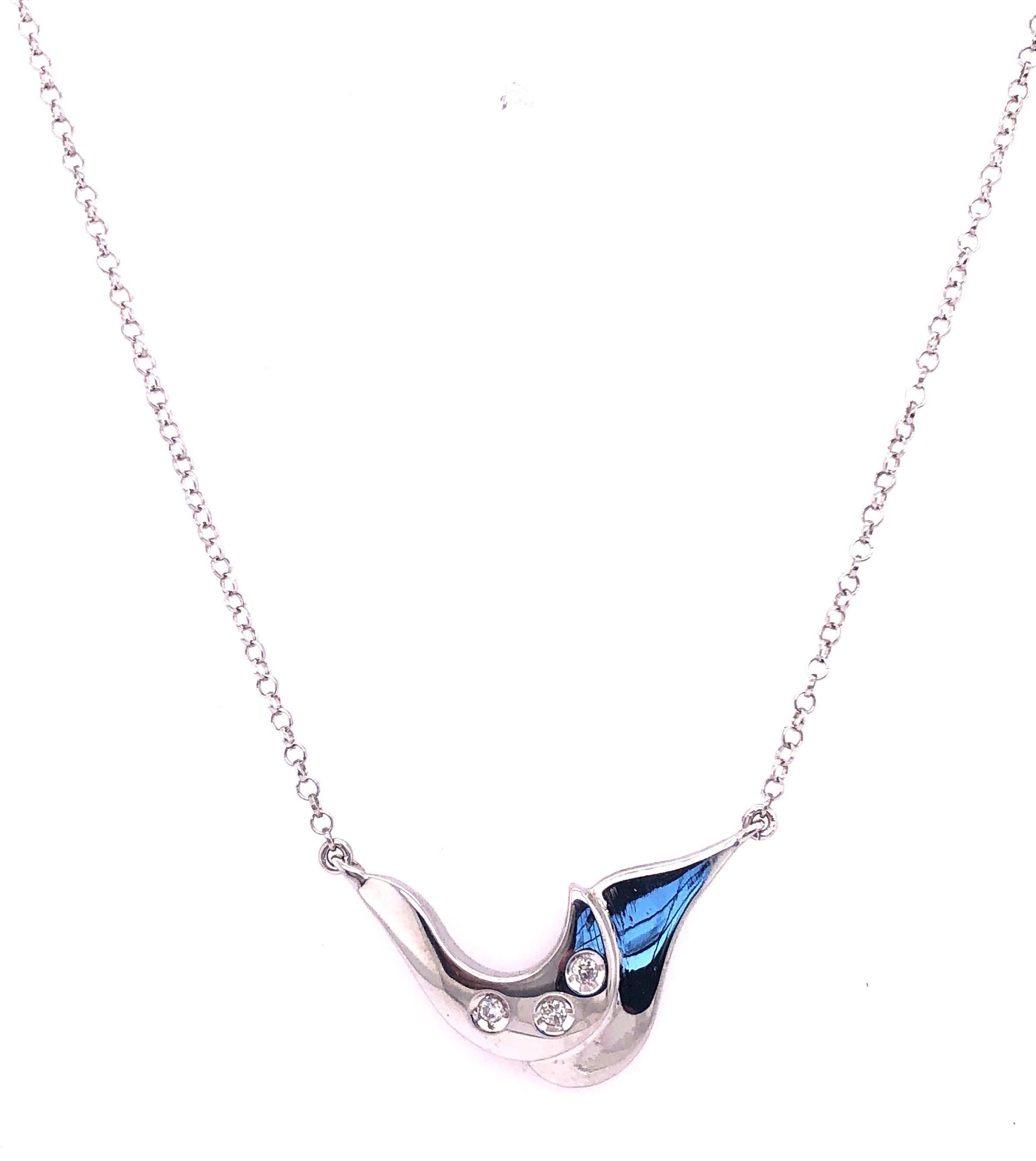 Moderno Collana in oro bianco 18 carati con ciondolo tempestato di diamanti 0,30 TDW in vendita