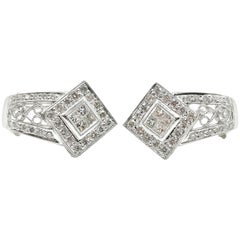 18 Karat White Gold 1.60 Carat Princess and Round Cut Diamond Kite Set Earrings