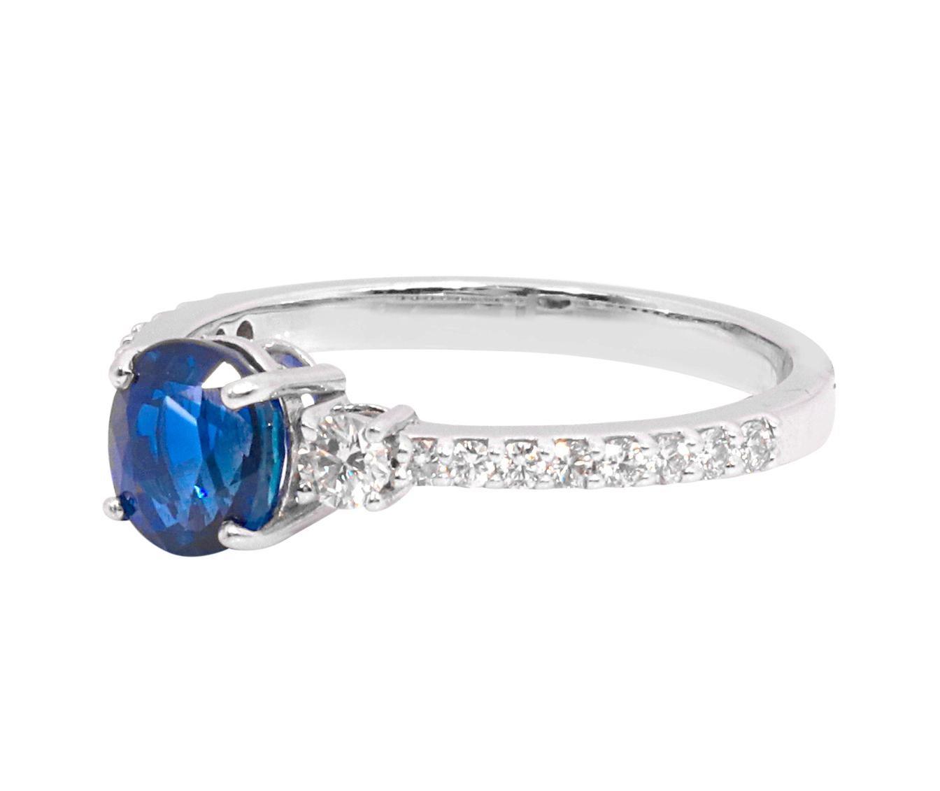 Contemporary 18 Karat White Gold 1.74 Carat Sapphire and Diamond Solitaire Ring For Sale