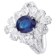 Anello con zaffiro e diamante a grappolo in oro bianco 18 carati da 1,86 carati