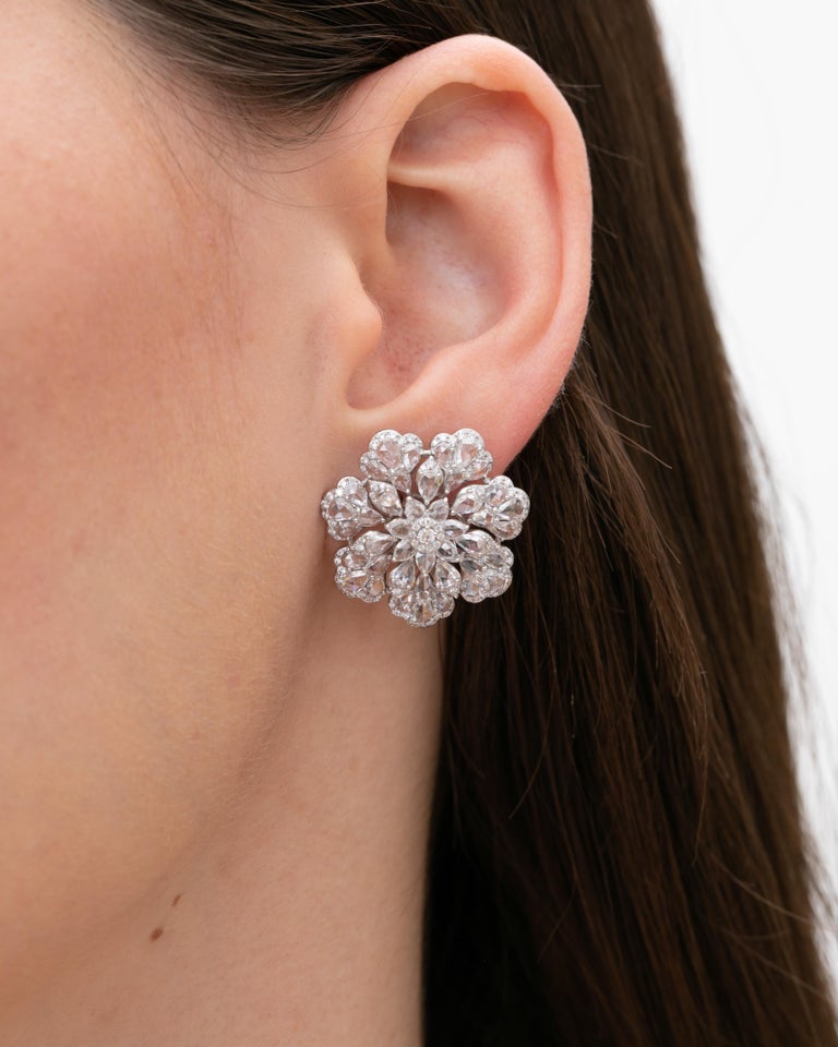 18 Karat White Gold 18.86ct Rose Cut Diamond Contemporary Statement Necklace For Sale 3