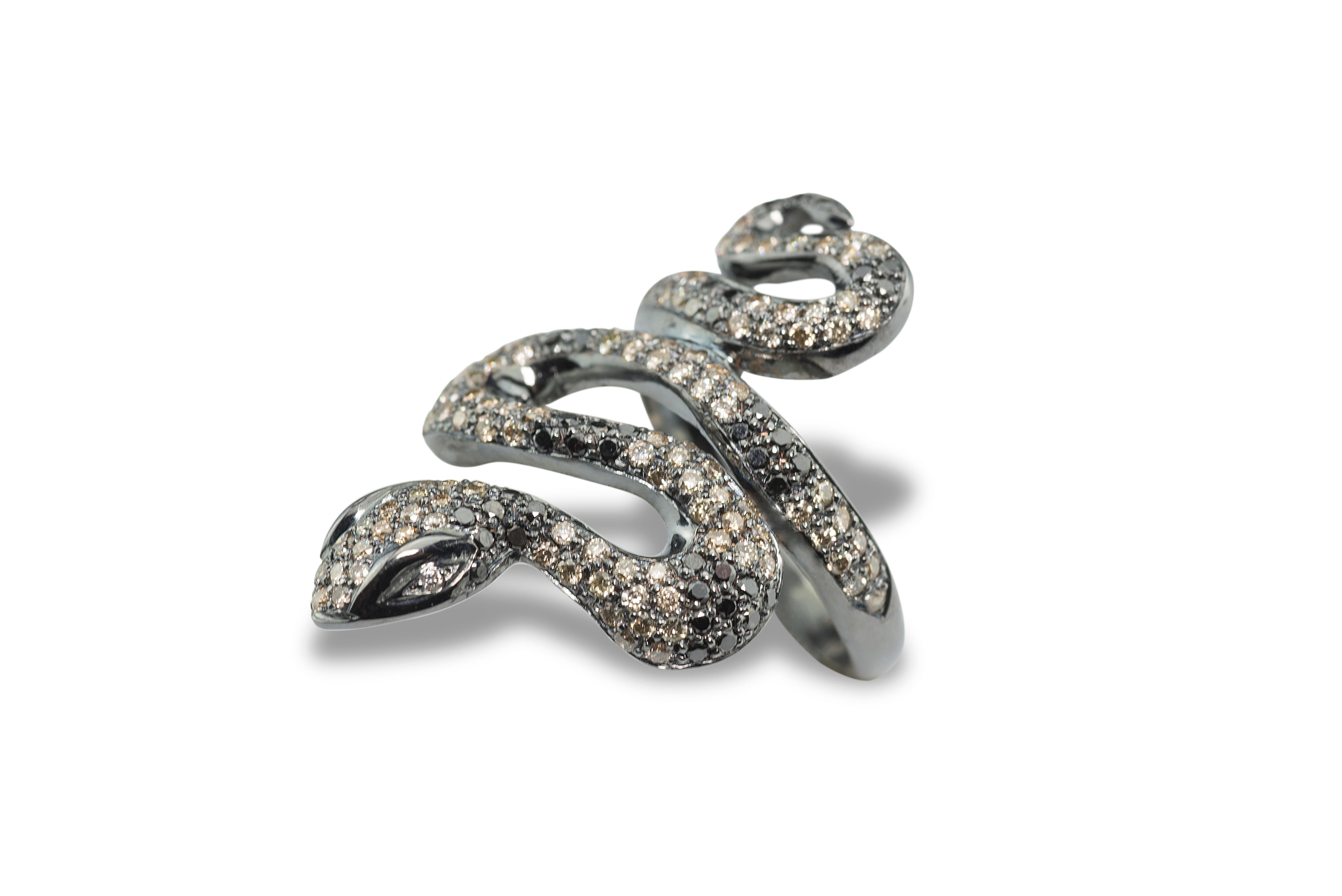18 Karat White Gold 1, 90 Karat Brown & Black Diamonds Snake Cocktail Design Ring For Sale 3