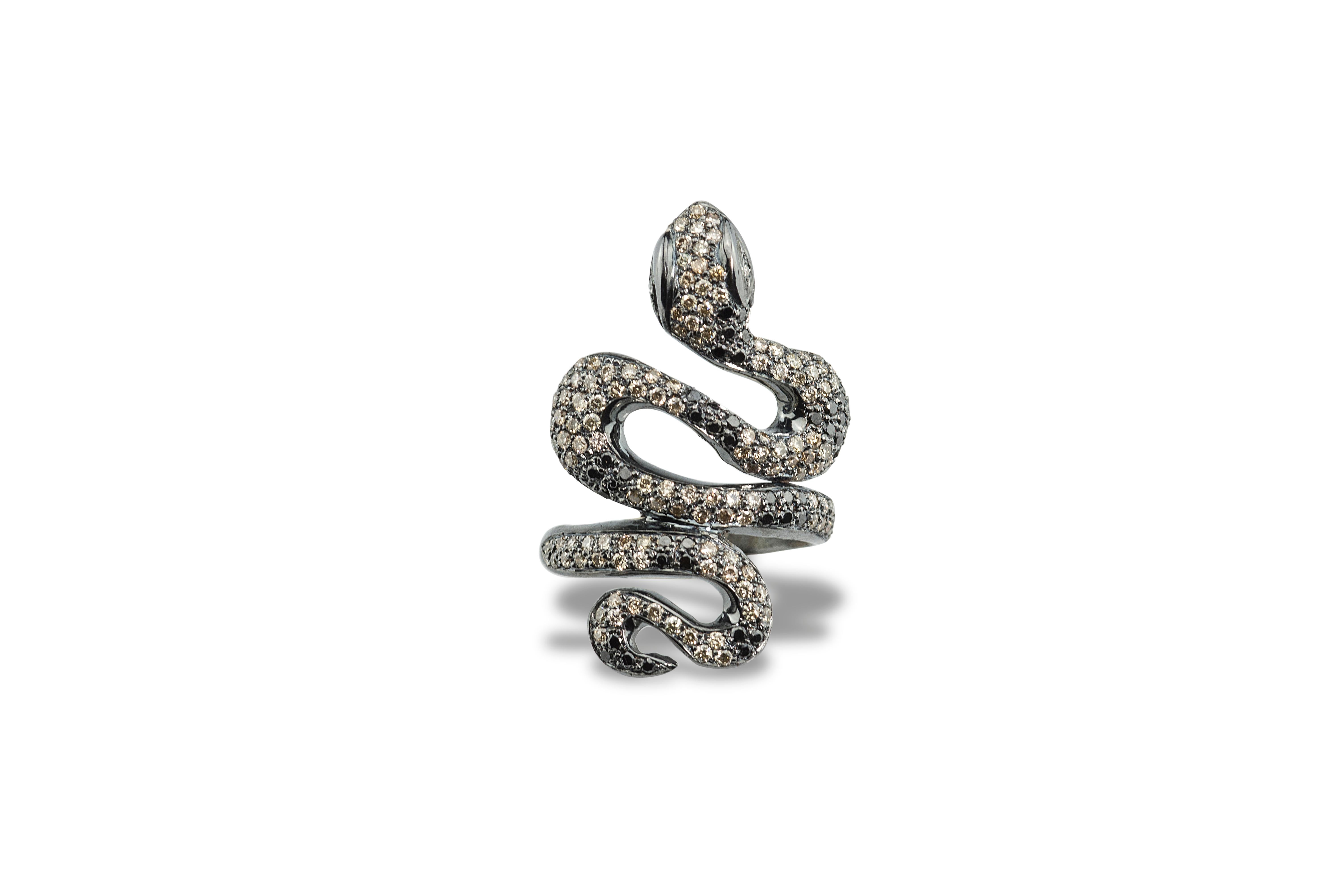 18 Karat White Gold 1, 90 Karat Brown & Black Diamonds Snake Cocktail Design Ring For Sale 5