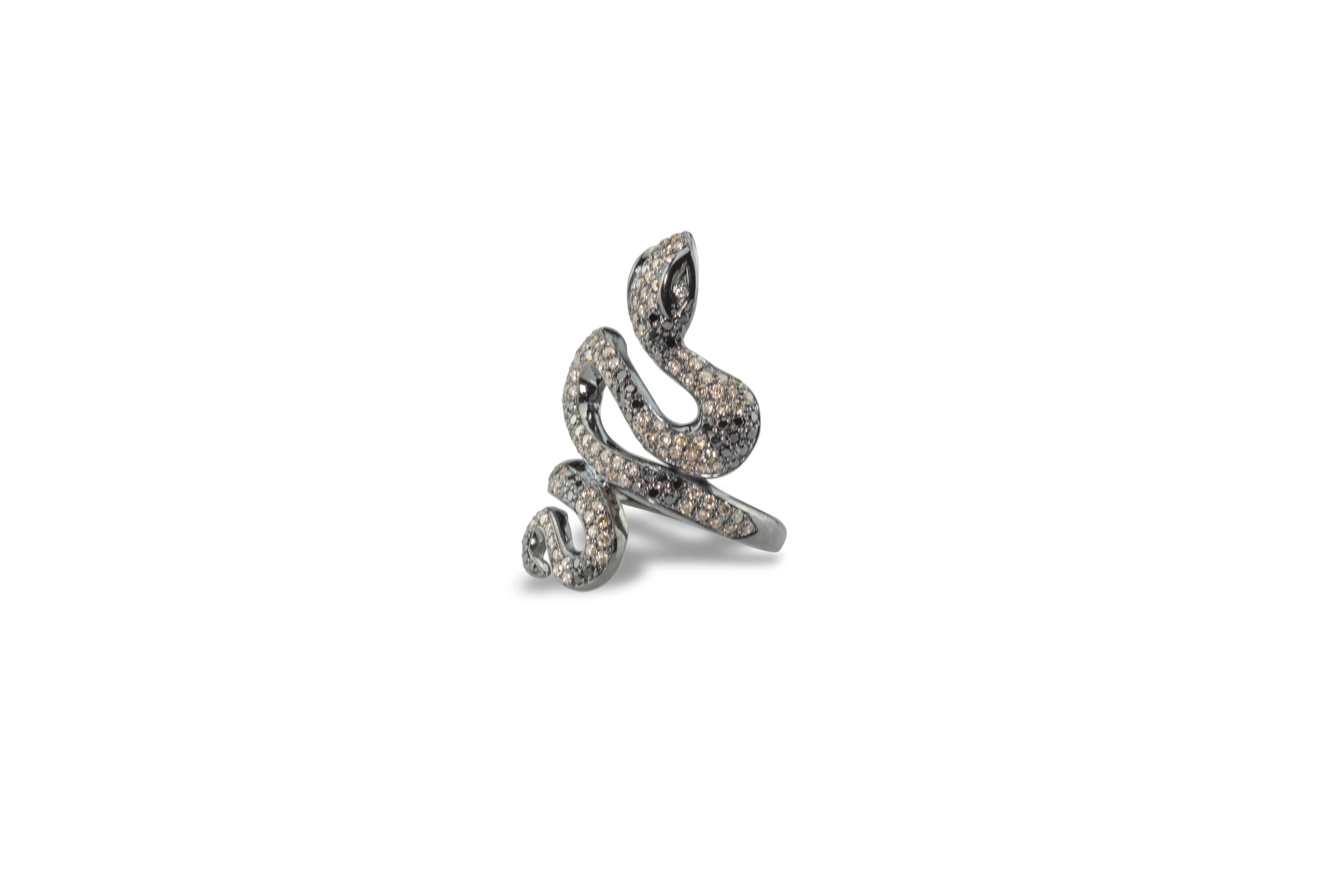 Art Nouveau 18 Karat White Gold 1, 90 Karat Brown & Black Diamonds Snake Cocktail Design Ring For Sale