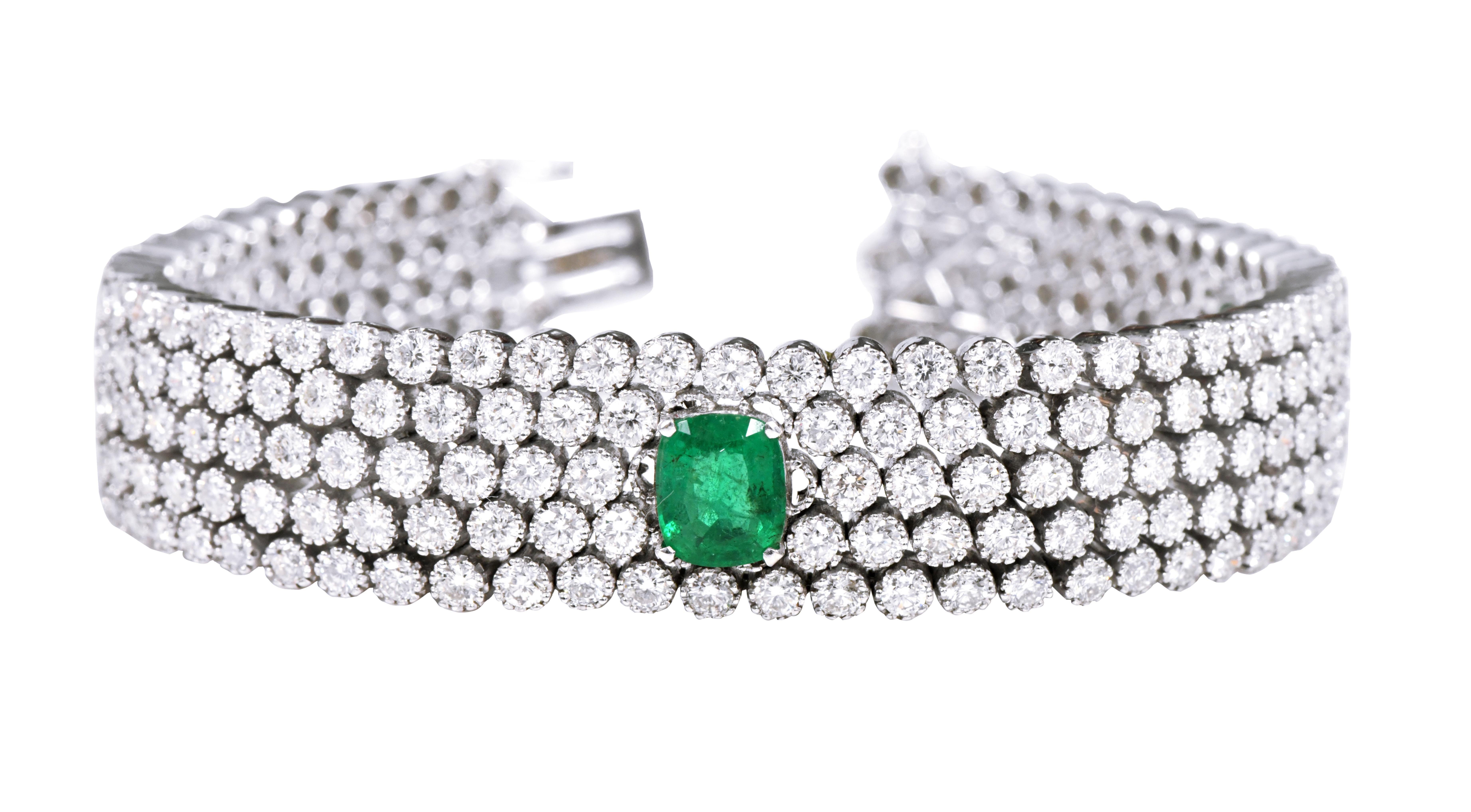 18 Karat White Gold 19.13 Carat Diamond and Emerald Contemporary Bracelet For Sale 1