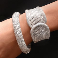Manchette en or blanc 18 carats et diamants taille rose 19,42 carats