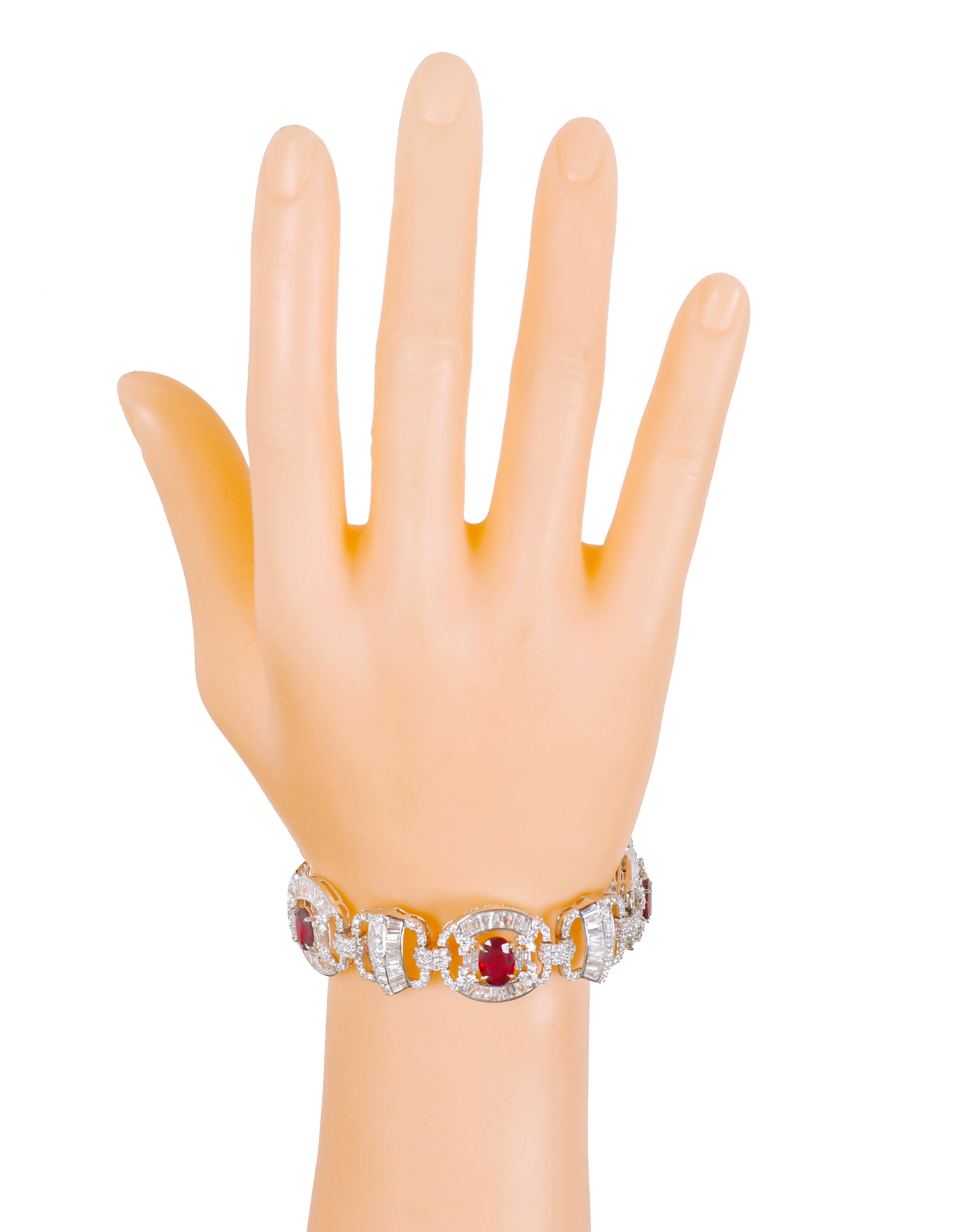 Contemporary 18 Karat White Gold 19.73 Carat Ruby and Diamond Cocktail Bracelet For Sale