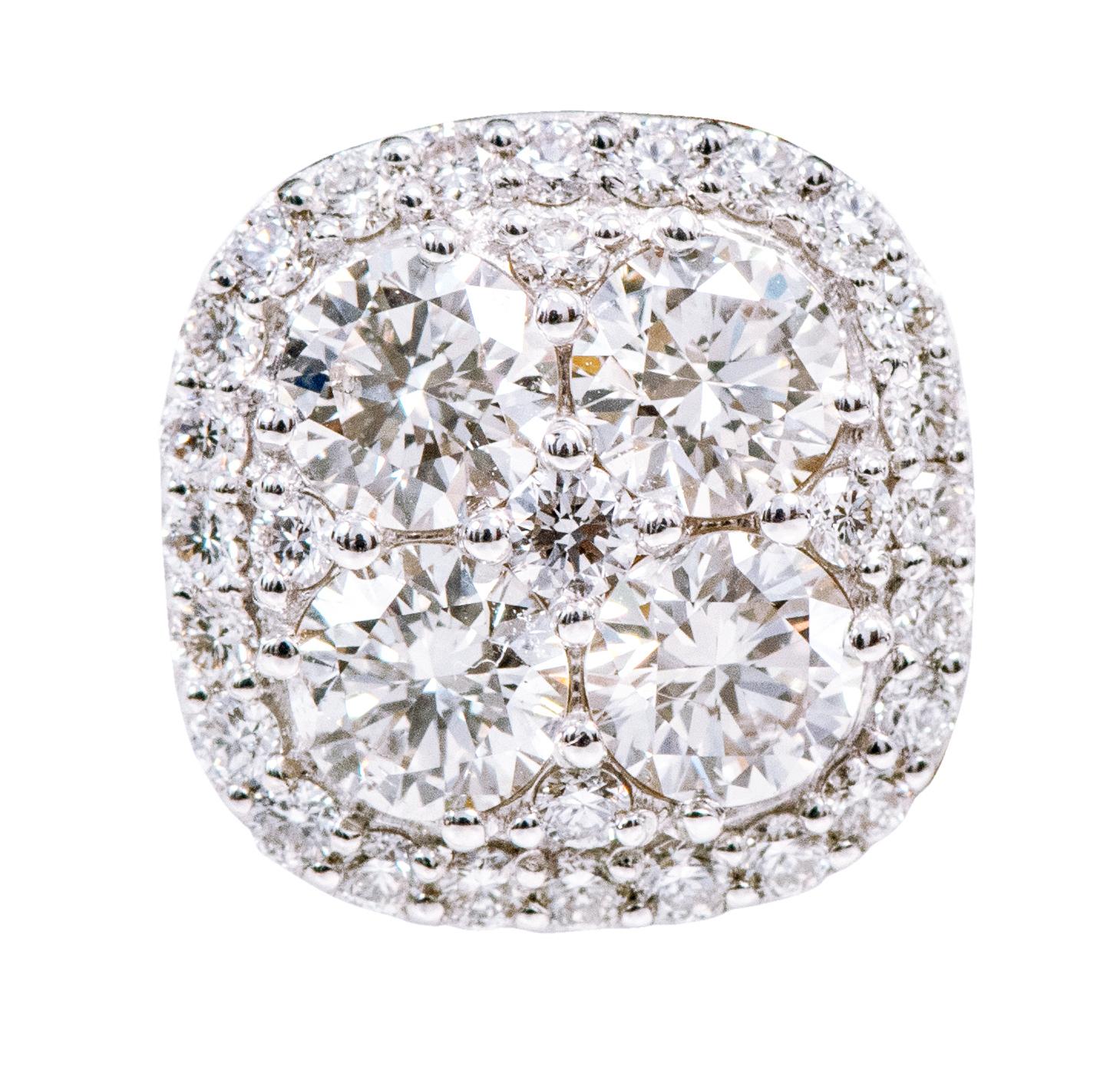Pendientes de oro blanco de 18 quilates con diamantes talla brillante de 1,98 quilates Contemporáneo en venta