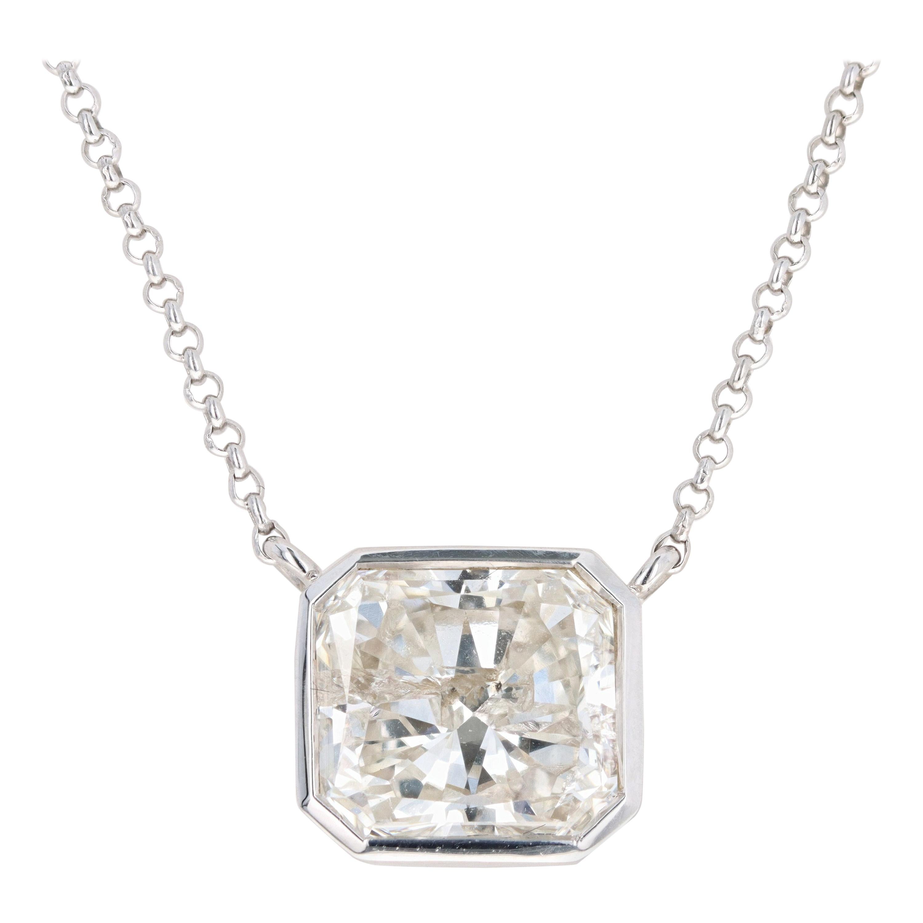 18 Karat White Gold 2.02 Carat Radiant Diamond Bezel Pendant Necklace