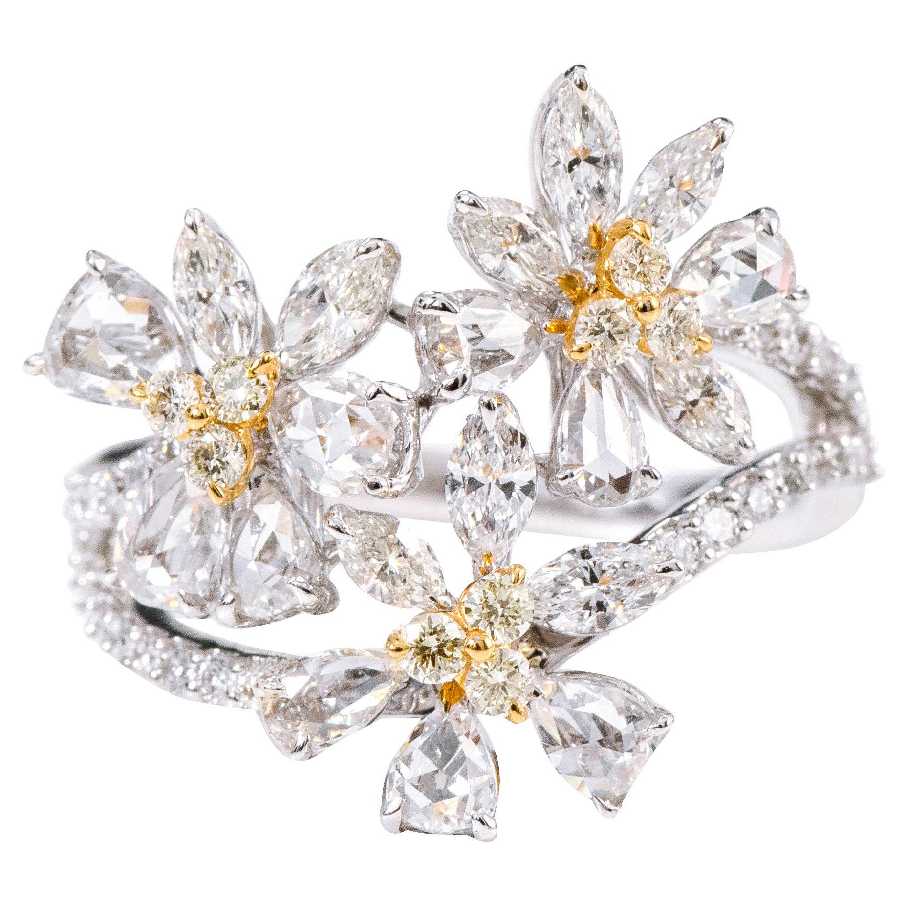 18 Karat White Gold 2.08 Carat Diamond Floral Statement Ring