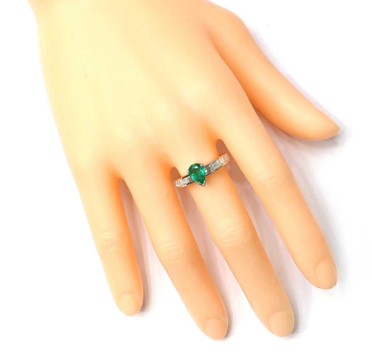 18 Karat White Gold 2.19 Carat Natural Emerald and Diamond Solitaire Band Ring

A true testament to the power of simplicity, this striking ring is an ideal choice. Expertly crafted, the scene-stealing Pear-Shape Emerald is encrusted in the center